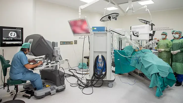 Selçuk Üniversitesi’nde Robotik Cerrahiyle Akciğer Ameliyatı