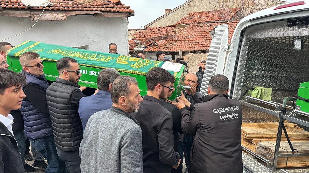 1 Aylık Evli Emirhan Son Yolculuğuna Uğurlandı! Motosiklet Kazası Yürek Yaktı