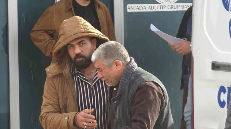 Bir Babanın En Zor Sınavı: Kızı ve 5 Torununu Gözyaşlarıyla Toprağa Verdi...