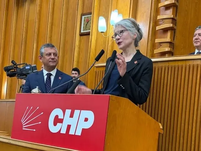 Siyasette Sürpriz Gelişme: Emine Ülker Tarhan Yeniden CHP’de