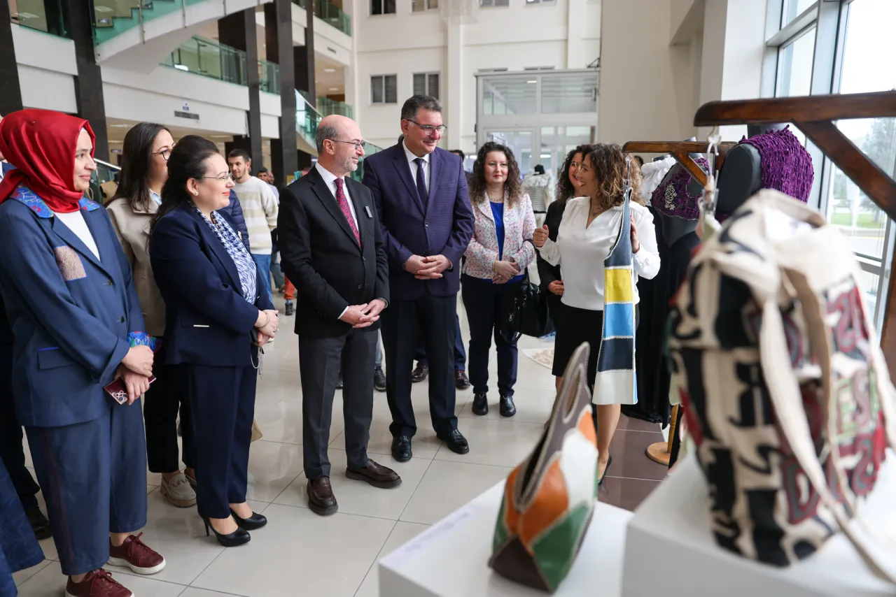 Selçuklu’da Sıfır Atık Sergisi Açıldı: İleri Dönüşümle Atıklar Sanata Dönüştü