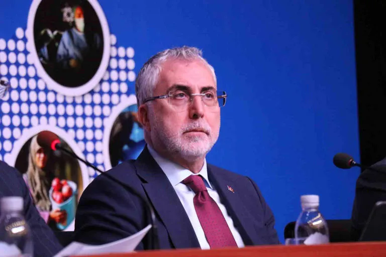 Bakan Işıkhan’dan Gençlere Büyük Destek Paketi: 750 Bin Kişiye Maaş Desteği