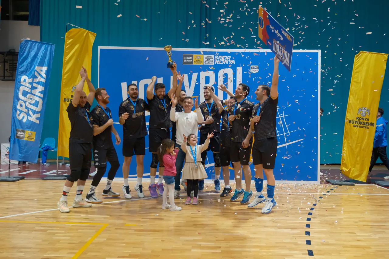 Konya’da Dev Turnuva Sona Erdi: 73 Takımlı Voleybol Maratonunun Şampiyonu Belli Oldu