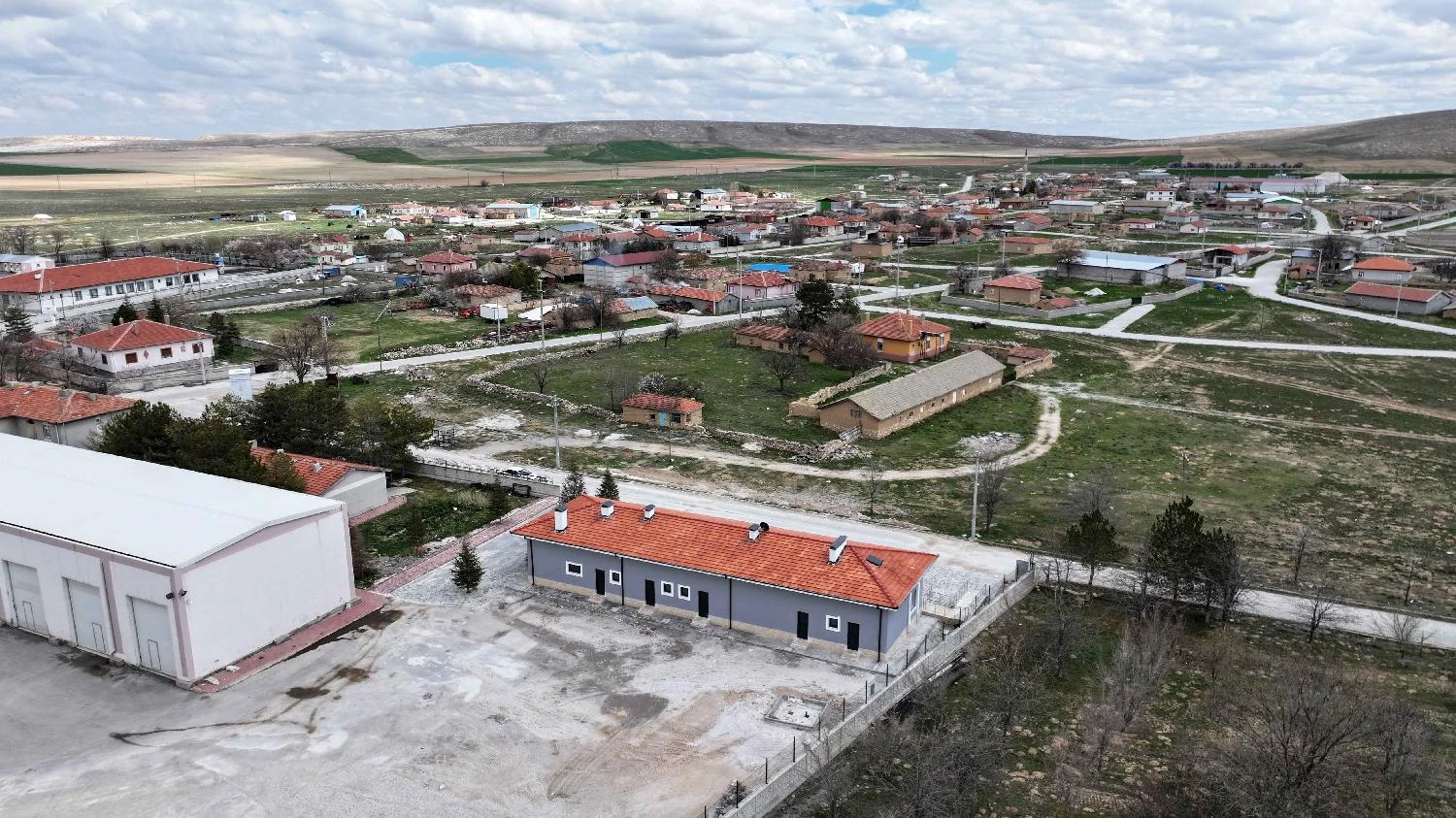 Karatay’dan Kırsala Dev Yatırım! Kızören’e Modern Sosyal Tesis Kazandırıldı