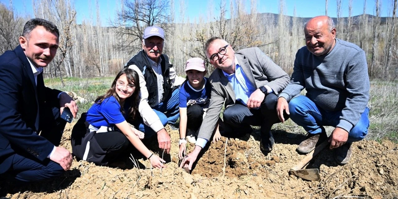 Seydişehir’de Yeşil Seferberlik! 1900 Fidan Toprakla Buluştu