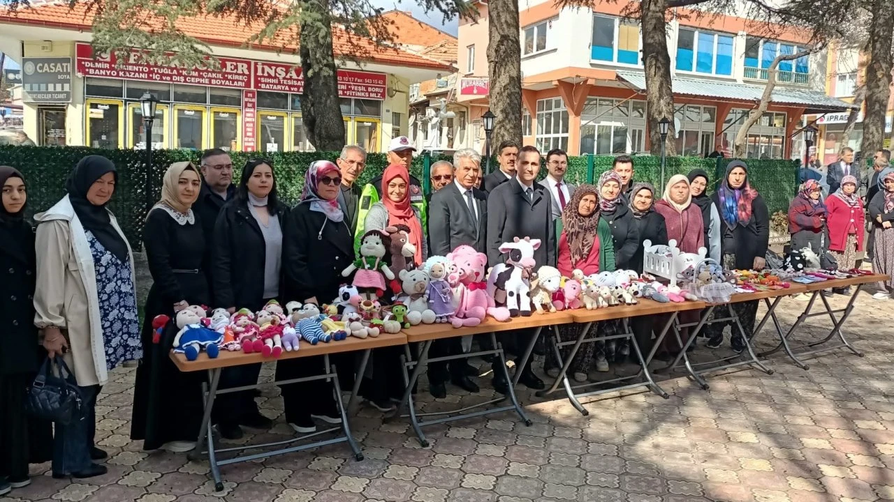 Hüyük’te Emekler Sergiye Dönüştü! El Emeği Ürünler Büyük İlgi Gördü