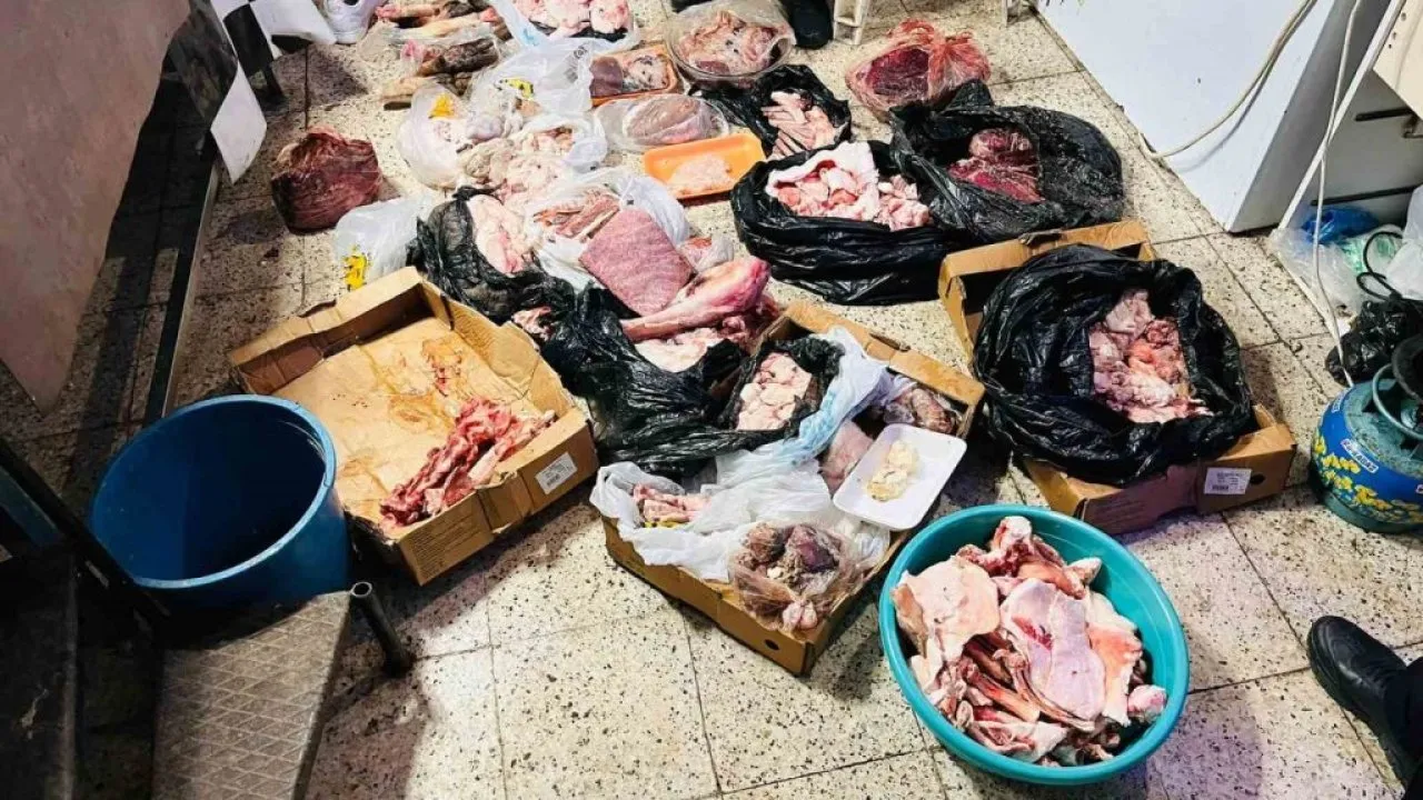 Antalya’da Gıda Skandalı! 55 Kilo Bozuk Et Ele Geçirildi!