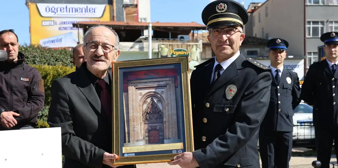 Beyşehir’de Duygusal Veda: 18 Ayda İz Bırakan Müdüre Anlamlı Teşekkür