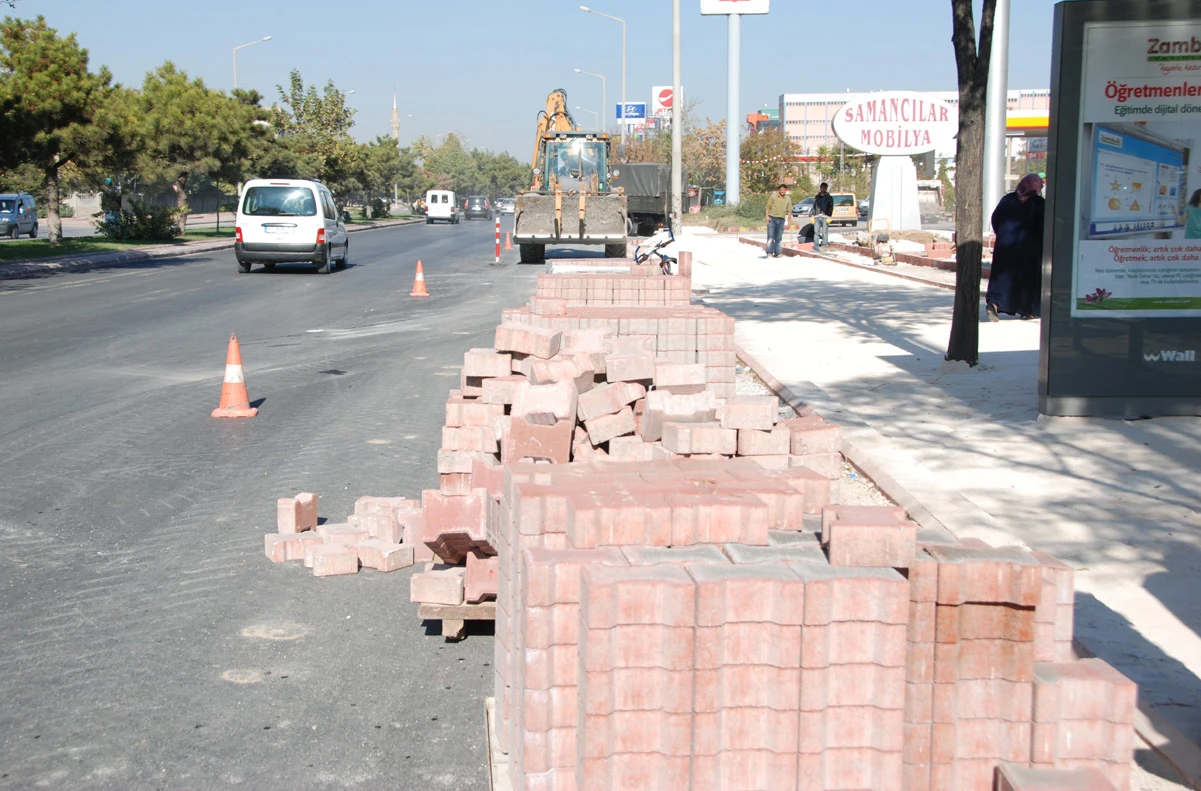 Konya’nın merkezinde yeni dönem: Ankara Caddesi’nde düzenleme çalışmaları sürüyor