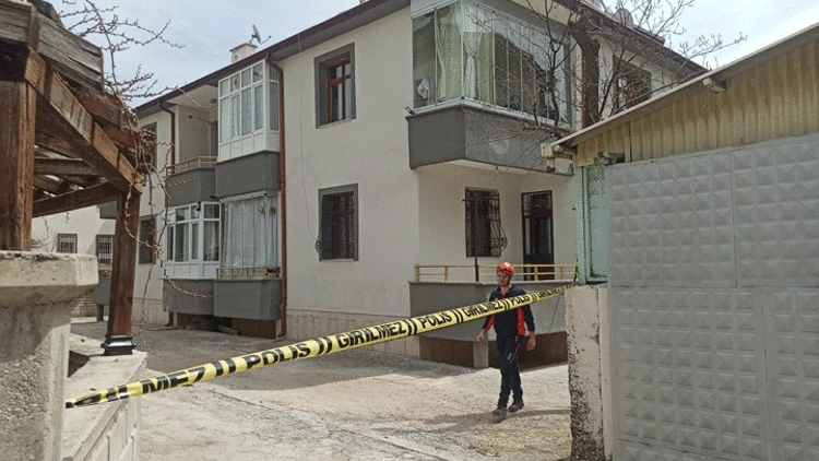 Konya Selçuklu’da Deprem Sonrası Çatlaklar Büyüdü: 2 Bina Boşaltıldı