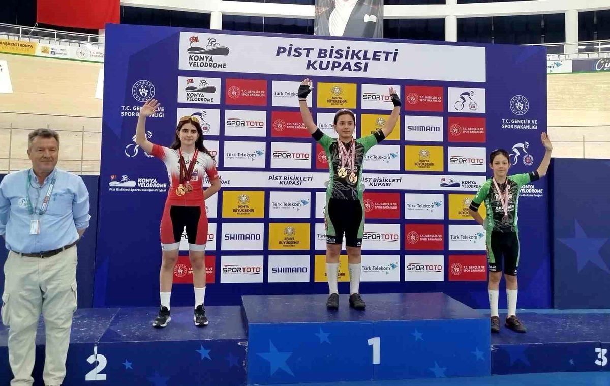 Akhisarlı Sporcular Konya’da 5 Madalya Kazandı