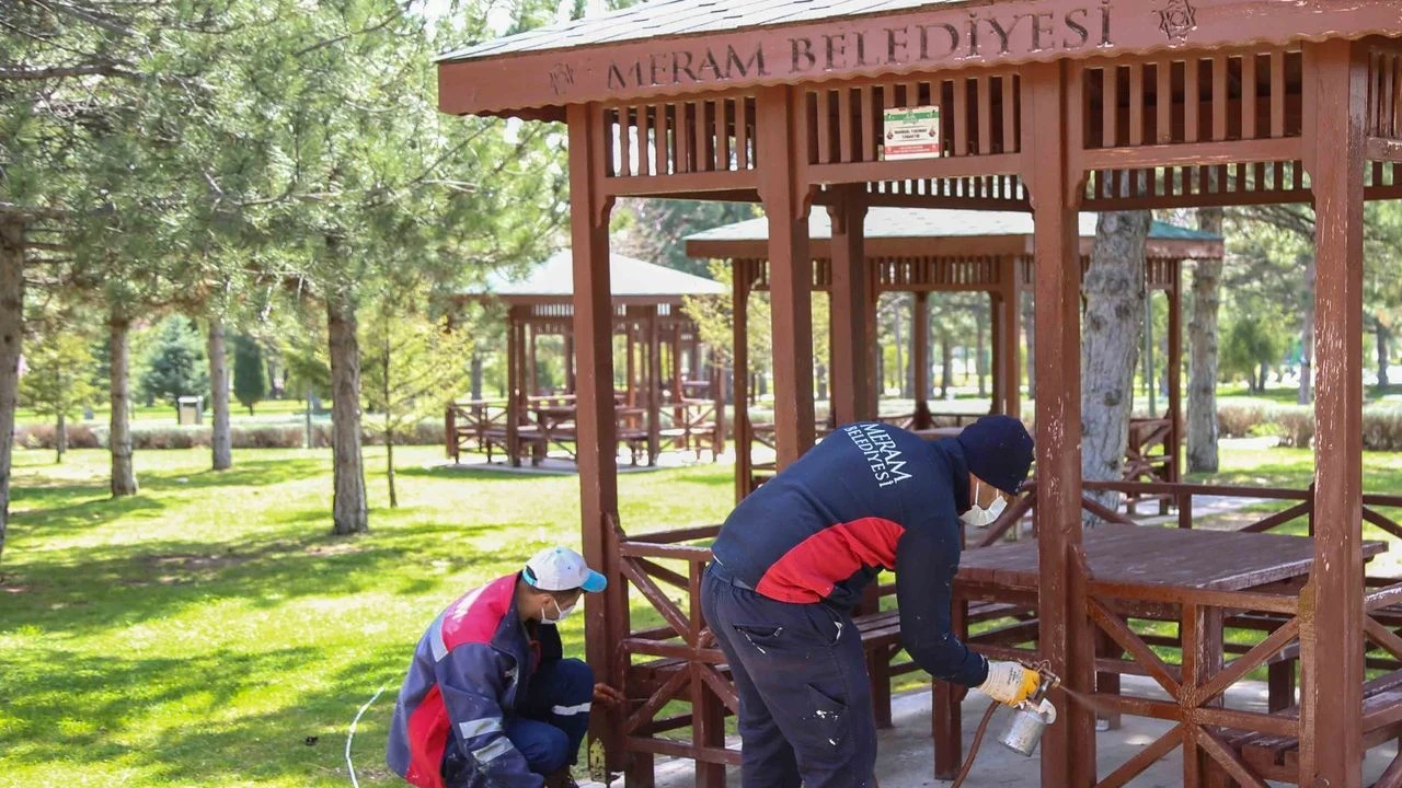 Meram’da Yeşil Alanlarda Yaz Hazırlığı Tamamlandı