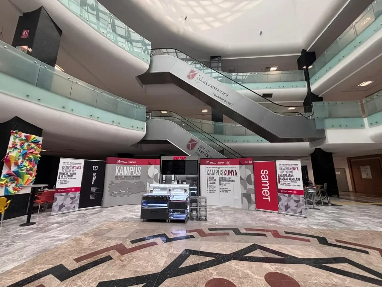 KONYA TEKNİK ÜNİVERSİTESİ’NDE TASARIM RÜZGARI: ÖĞRENCİLER PROJELERİNİ SERGİLİYOR