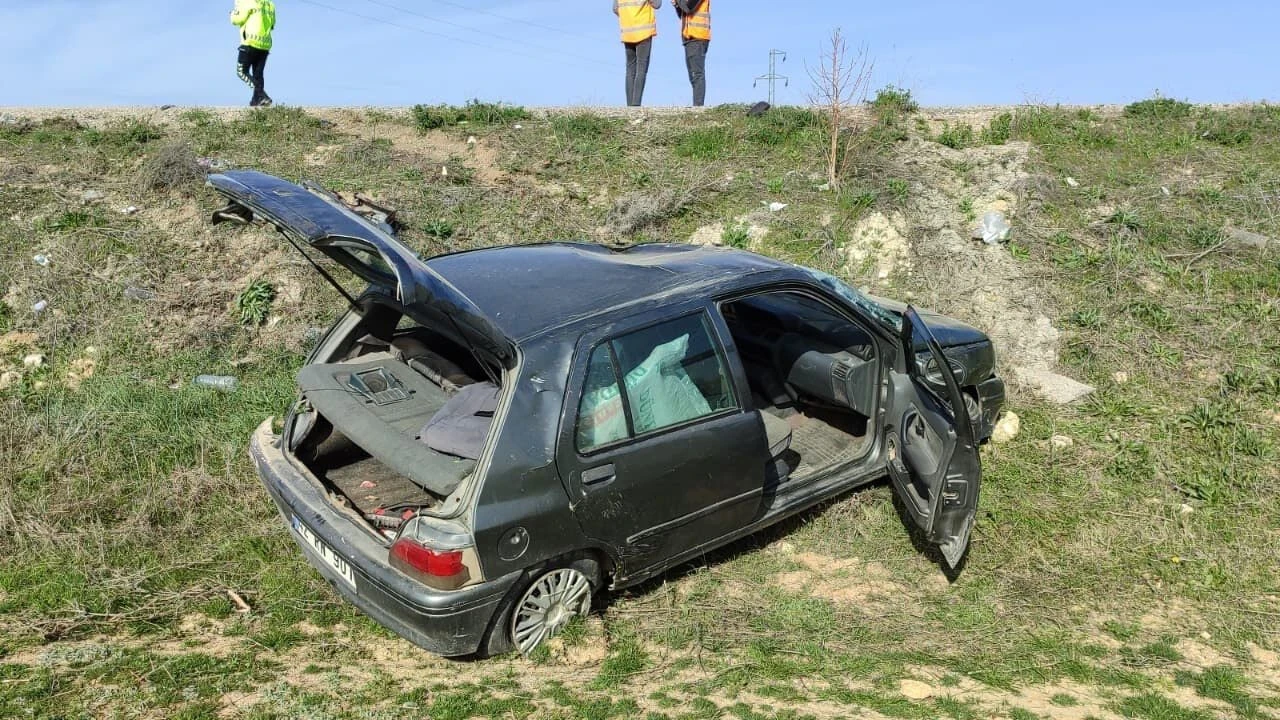 ILGIN YOLUNDA CAN PAZARI: OTOMOBİLLER ÇARPIŞTI, YARALILAR HASTANEYE KALDIRILDI