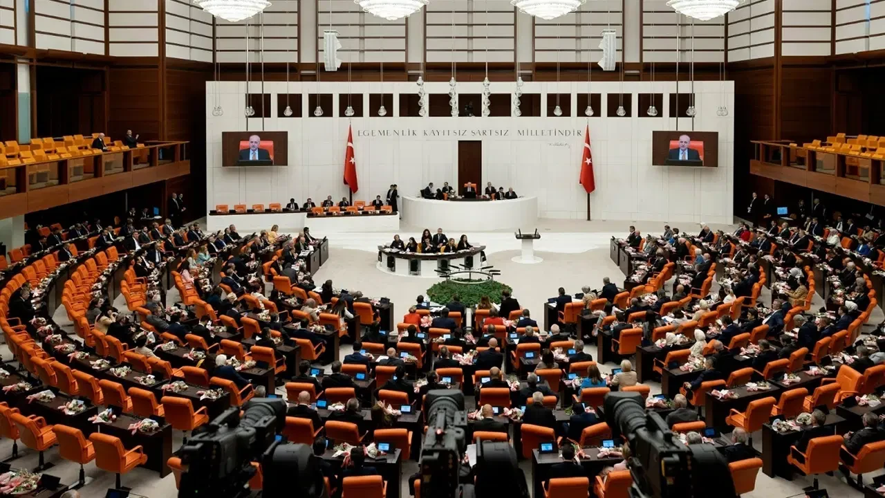 OKULLARDAKİ ŞİDDET TBMM GÜNDEMİNDE: YENİ ÖNLEMLER MASADA