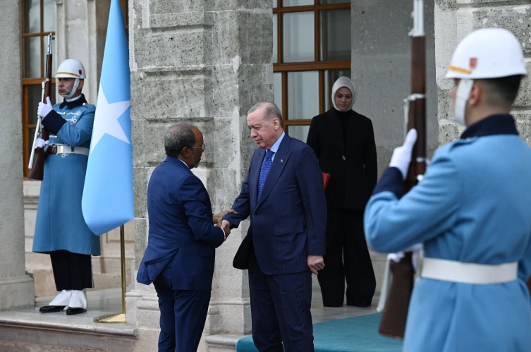 CUMHURBAŞKANI ERDOĞAN, SOMALİ CUMHURBAŞKANI MAHMUD İLE GÖRÜŞTÜ