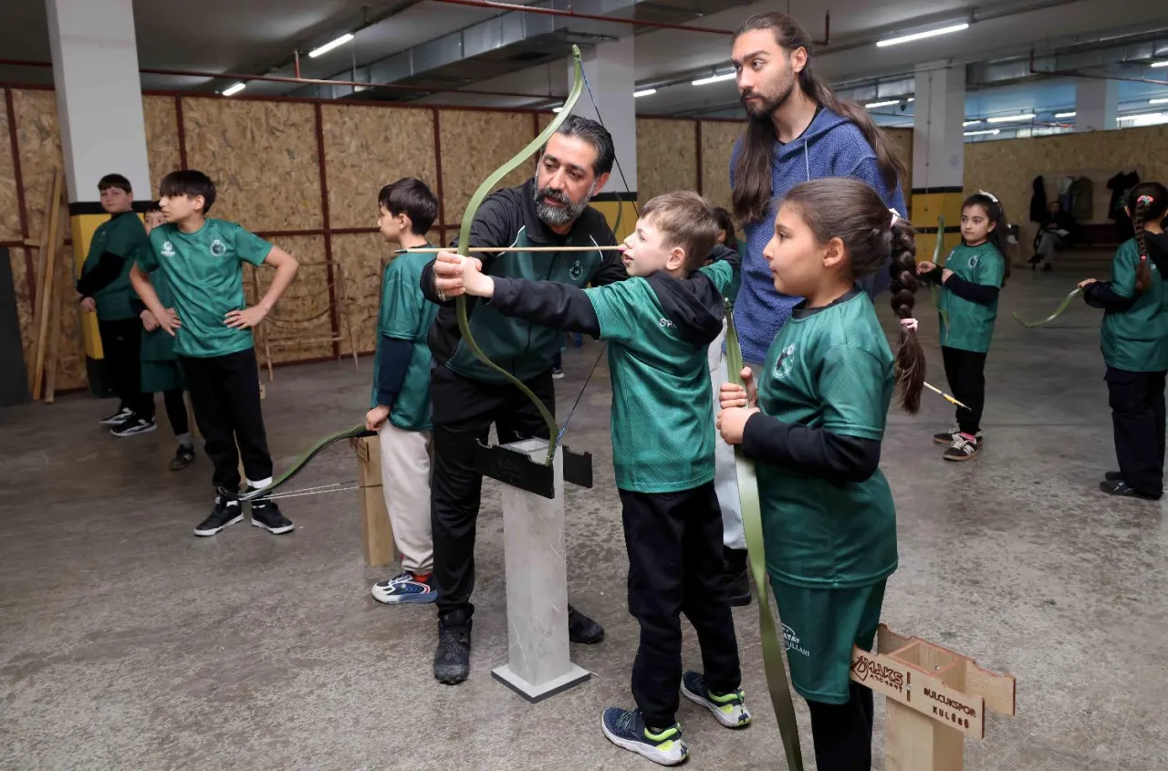 Ekran Yerine Sahaya Koştular! Karatay’da 1600 Öğrenci Hafta Sonlarını Sporla Geçiriyor!