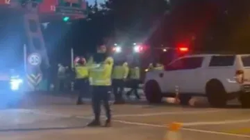 İzmir’de Feci Trafik Kazası: Yanan Araçta Sürücü Yaşamını Yitirdi