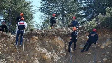 Konya Akşehir’de Kritik Tatbikat: Yaralı Yüksekten İple Kurtarıldı