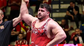 Rıza Kayaalp Tarih Yazdı! 13. Avrupa Şampiyonluğuna Tebrik Yağdı