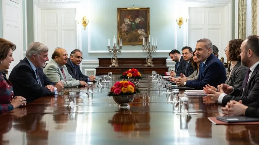 Dışişleri Bakanı Hakan Fidan, İngiltere Parlamentosu Üyeleriyle Görüştü