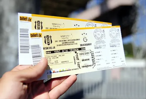 Beşiktaş-Fenerbahçe Maçında Karaborsa Bilet İddiasında 5 Kişi Tutuklandı