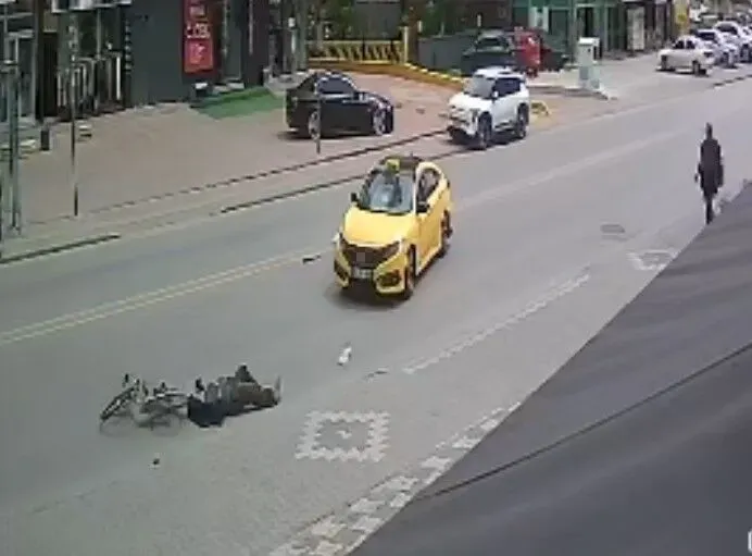 Konya’da trafik kazası: Taksi ile bisikletli çarpıştı, 1 kişi yaralandı