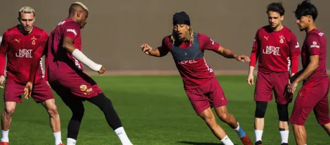 Dev Derbi Öncesi Son Prova! Galatasaray Ve Fenerbahçe Hazırlıklarını Tamamladı