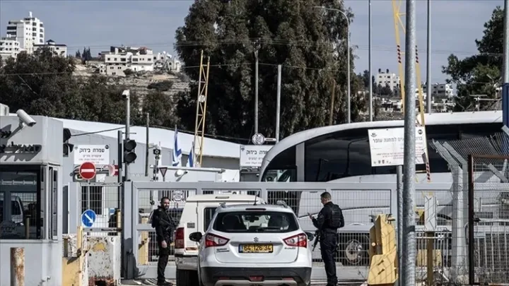 İsrail 15 Filistinliyi Serbest Bıraktı: Esir Takası ve Gözaltı Süreçleri Devam Ediyor