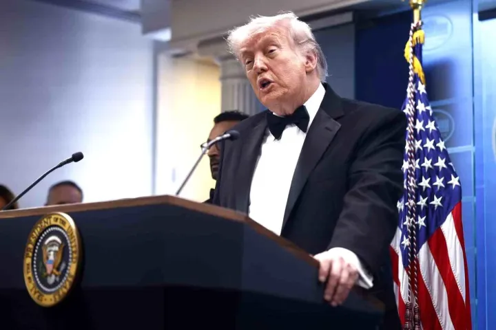 Trump’tan İran Açıklaması: “Görüşmek İsterlerse Bizi Arayabilirler”