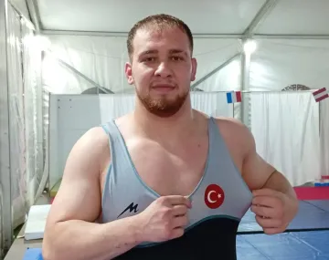 Mindere Çıktı, Avrupa’yı Salladı: Hakan Büyükçingıl’dan 125 Kiloda Madalya