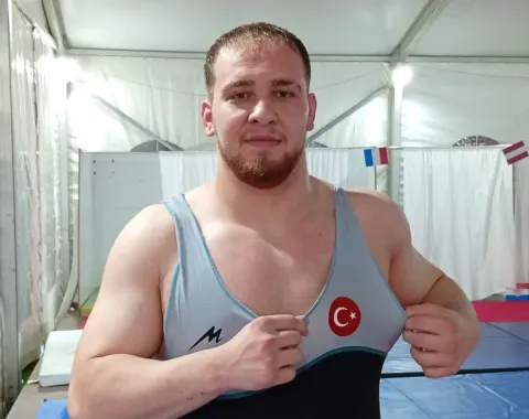 Mindere Çıktı, Avrupa’yı Salladı: Hakan Büyükçingıl’dan 125 Kiloda Madalya