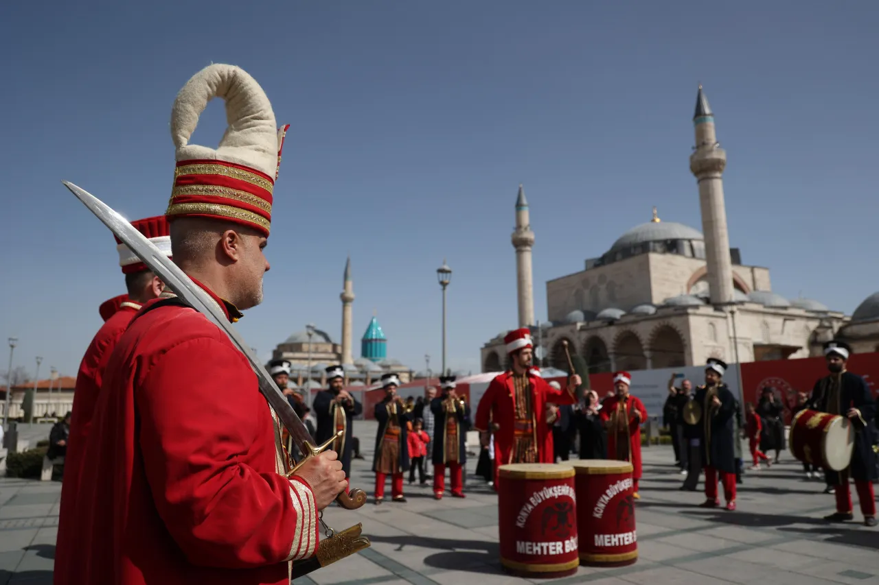 Konya Büyükşehir Mehter Takımı Meydanlarda Coşkuyu Yaşatmaya Devam Ediyor