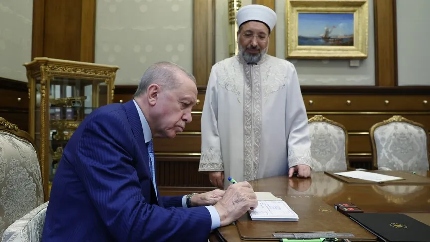 Cumhurbaşkanı Erdoğan, Türkiye Diyanet Vakfı’na Kurban Bağışında Bulundu