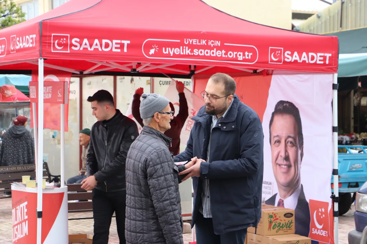 Saadet Partisi Heyeti Çumra Sebze Pazarında Esnafla Bir Araya Geldi
