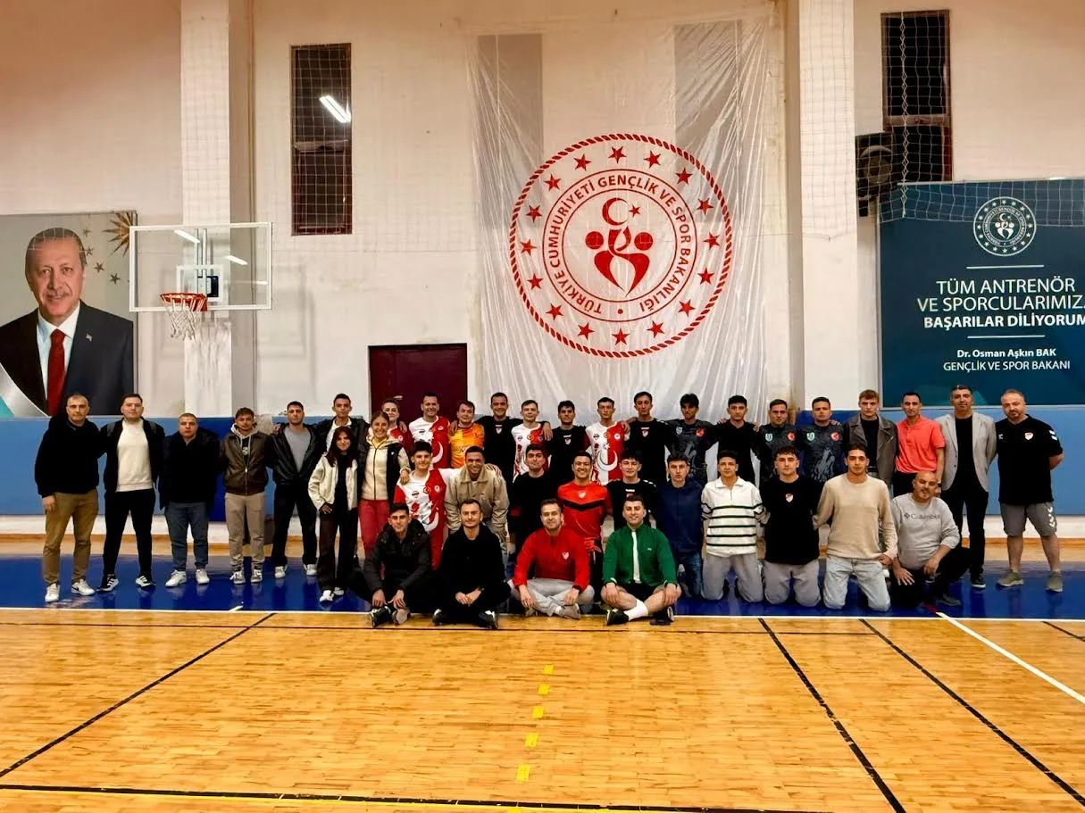 Konya’da hakemler bu kez dostluk için sahada