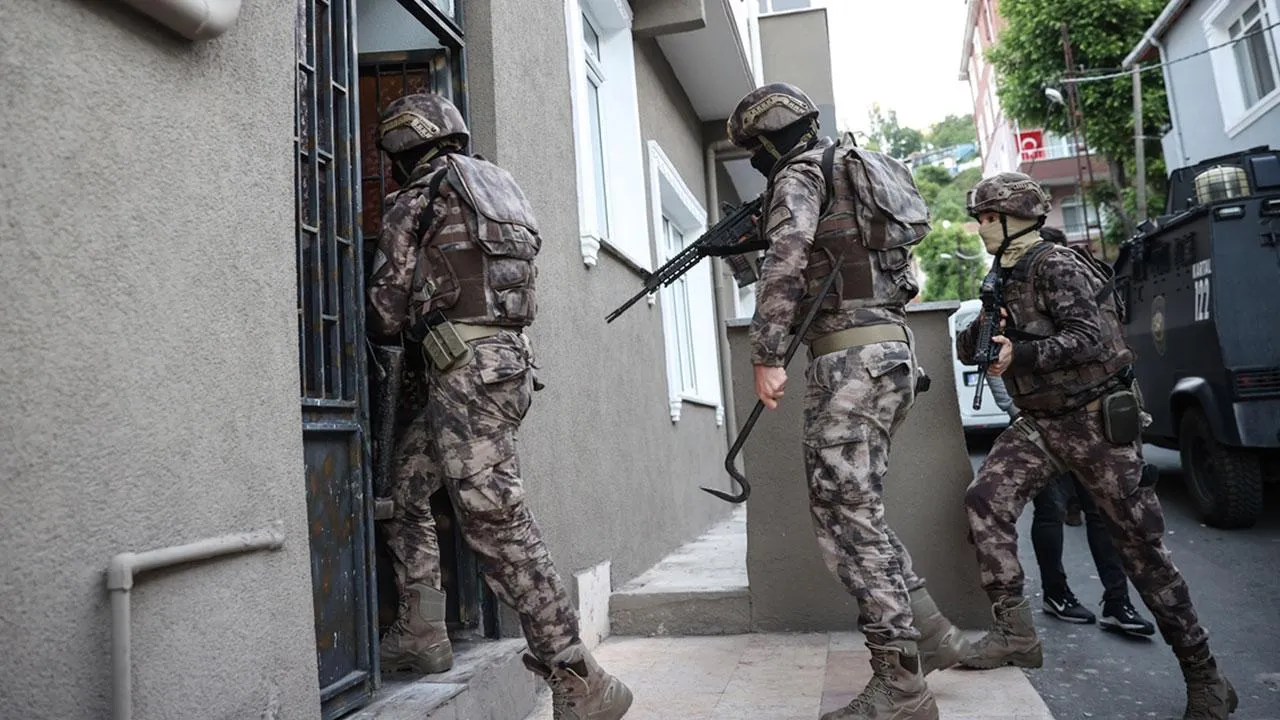 İstanbul’da DEAŞ’a operasyon: Çok sayıda adrese baskın