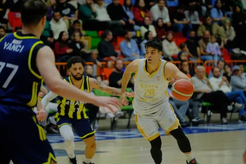 Konya Büyükşehir, Fenerbahçe Koleji’ni Geçerek Yarı Finale Yükseldi