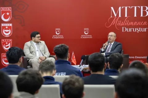 Mustafa Kavuş, “Gençlikte Muhabbet Var” Programında Gençlerle Buluştu