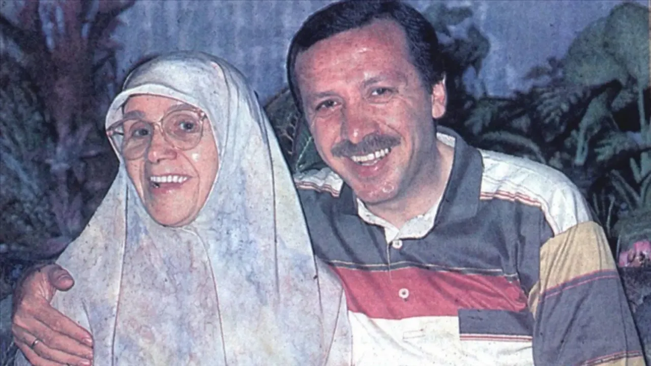 Erdoğan’dan Duygusal Anneler Günü Mesajı: “Annelerimiz Toplumun Temel Direğidir”
