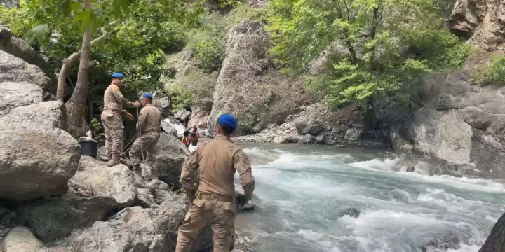 Aile Gezisi Facia ile Bitti! 9 Yaşındaki Çocuk Derede Ölü Bulundu
