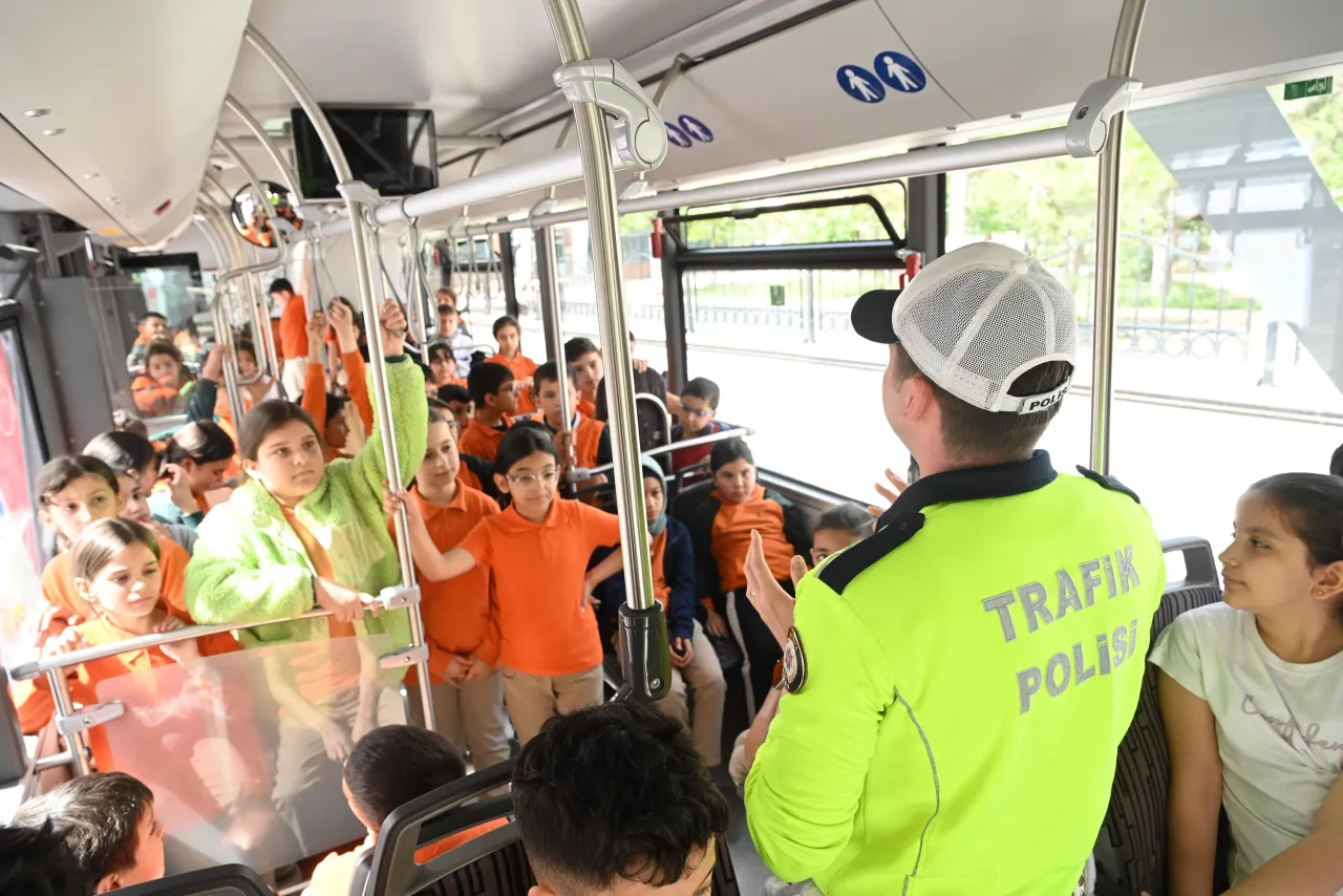 Konya Büyükşehir’den Trafikte Nezaket ve Görgü Kuralları Eğitimi