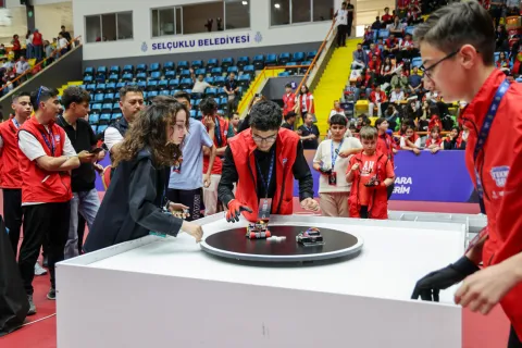 Selçuklu’da Teknoloji Şöleni! TEKNOSEL 2026’da Gençler Kodlarla Geleceği Yazıyor
