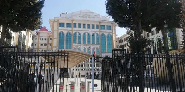 Antalya Büyükşehir Belediyesi’ne Rüşvet Operasyonu: 25 Şüpheli Gözaltında