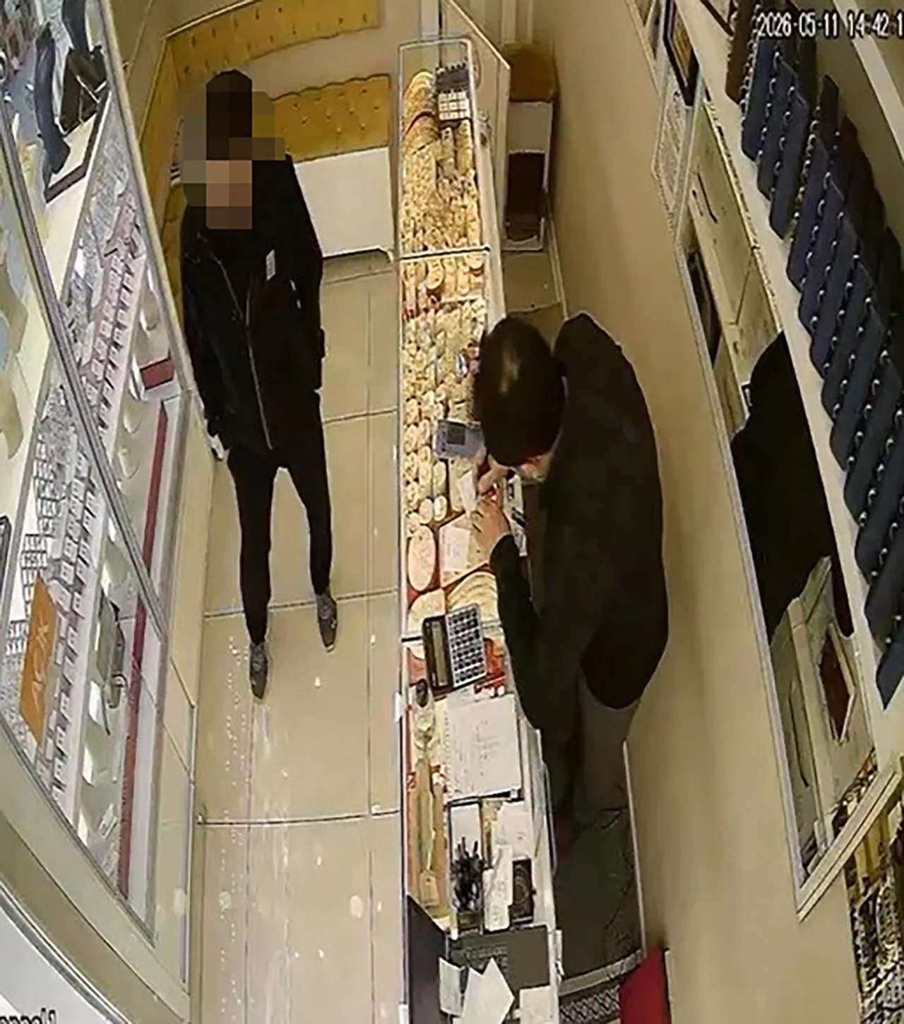 Konya’da “Param Gelecek” Diyerek Altınları Alıp Kaçtı: O Anlar Kamerada