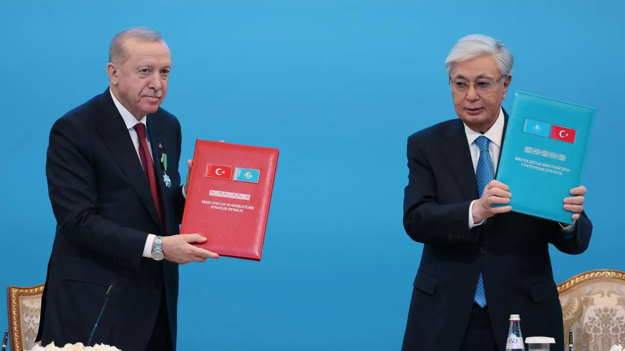 Türk Dünyasında Tarihi Gün! Erdoğan ve Tokayev İmzayı Attı: Dev İş Birliğinde 13 Yeni Anlaşma!