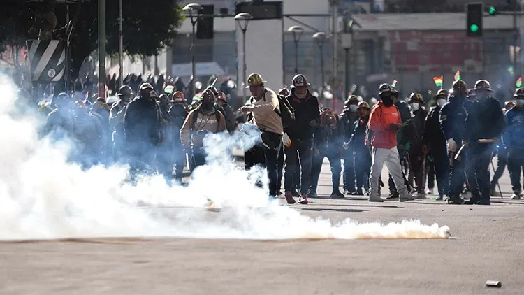 Bolivya’da Polis ile Protestocu Madenciler Çatıştı