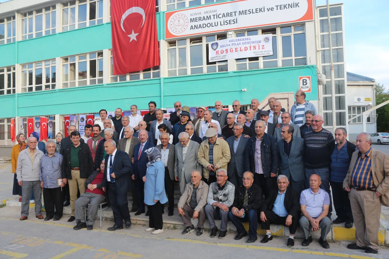 Meram Ticaret Lisesi Mezunlarından Vefa Buluşması: 23. Geleneksel Helva-Pilav Günü Düzenlendi