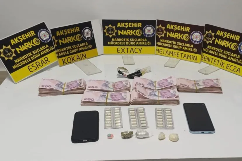 Akşehir’de Uyuşturucu Operasyonu: 5 Gözaltı, 1 Şüpheli Tutuklandı