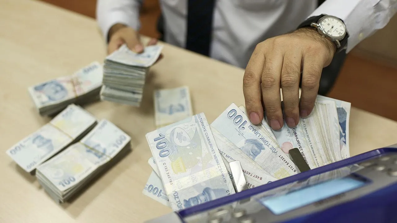 Milyonlarca Emekliye Müjde: Kurban Bayramı İkramiyeleri ve Aylıklar Hesaplara Aktarılıyor!
